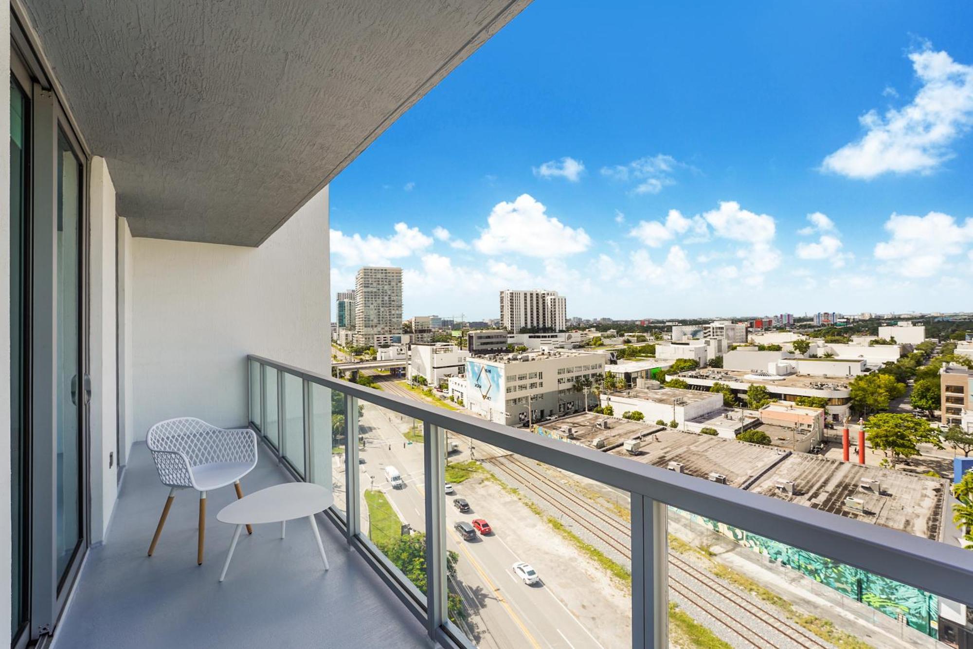 Quadro Residences By Ionica Miami Luaran gambar