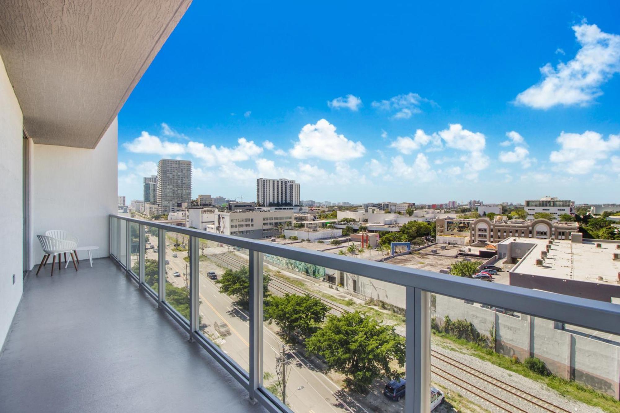 Quadro Residences By Ionica Miami Luaran gambar