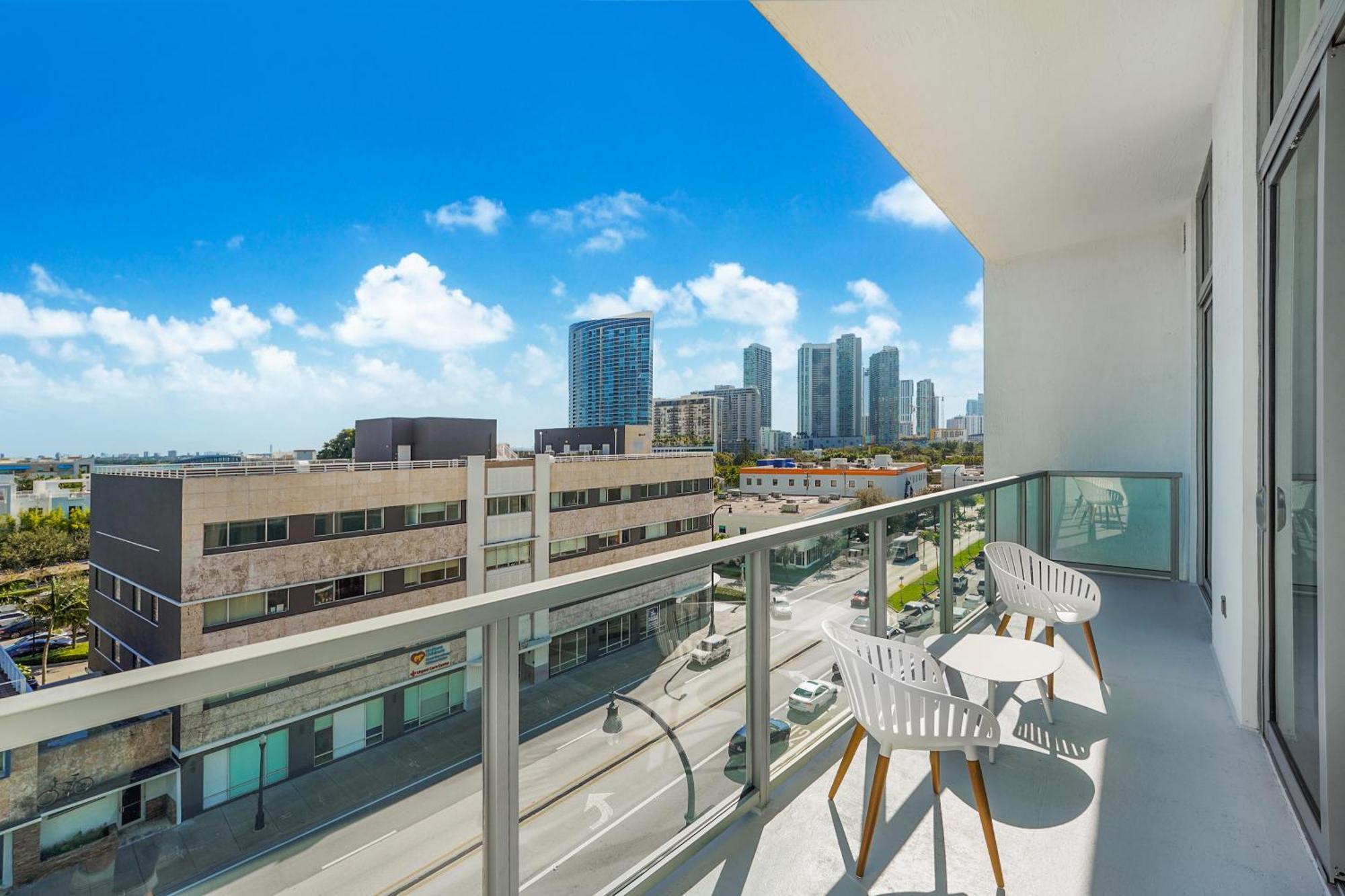 Quadro Residences By Ionica Miami Luaran gambar