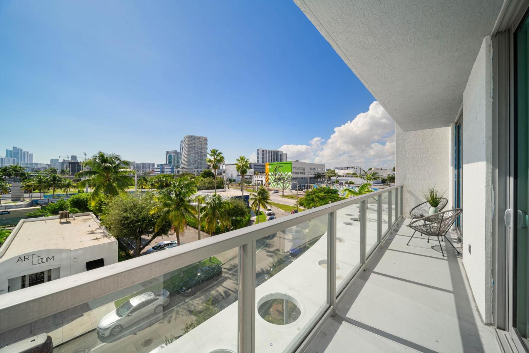 Quadro Residences By Ionica Miami Luaran gambar